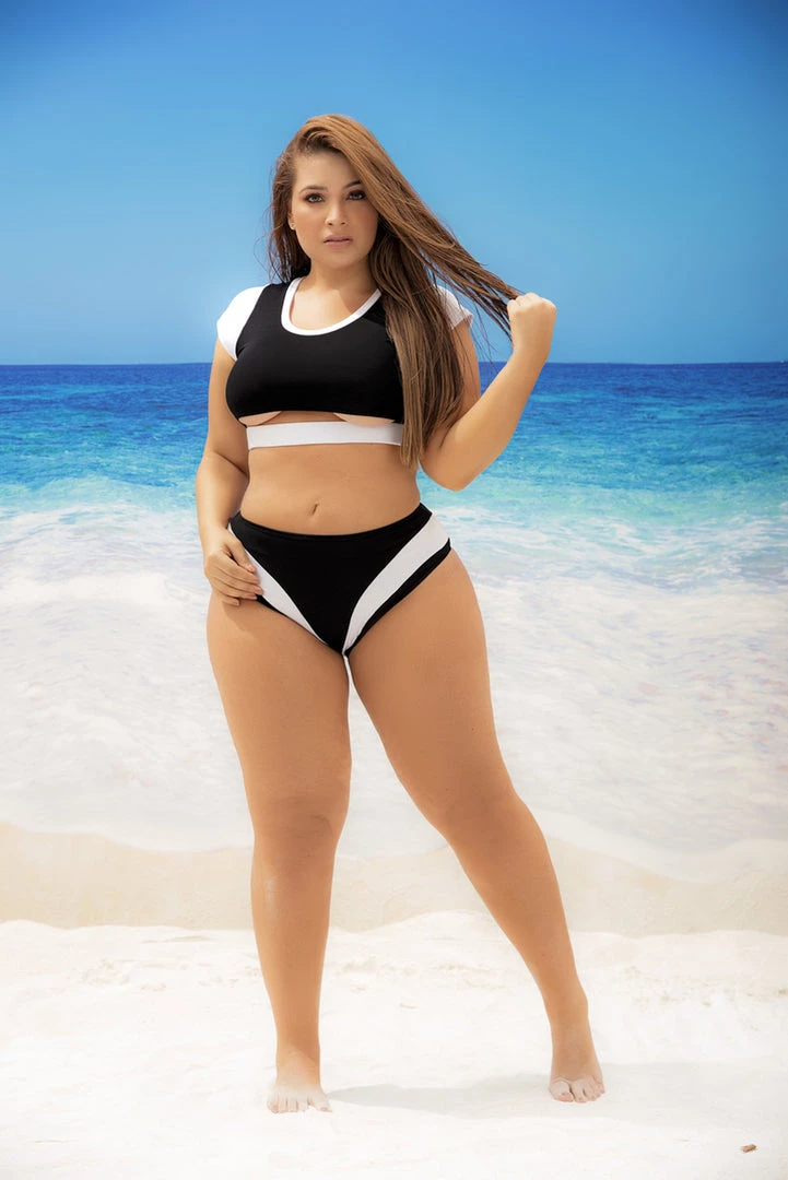 Mapalé Plus Size Black And White Sporty Two Piece 3 Mapalé Plus Size Black And White Sporty Two Piece